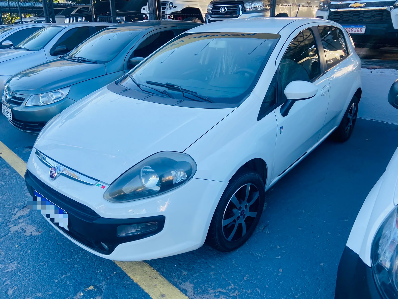 FIAT PUNTO ATTRACTIVE 1.4 (FLEX)